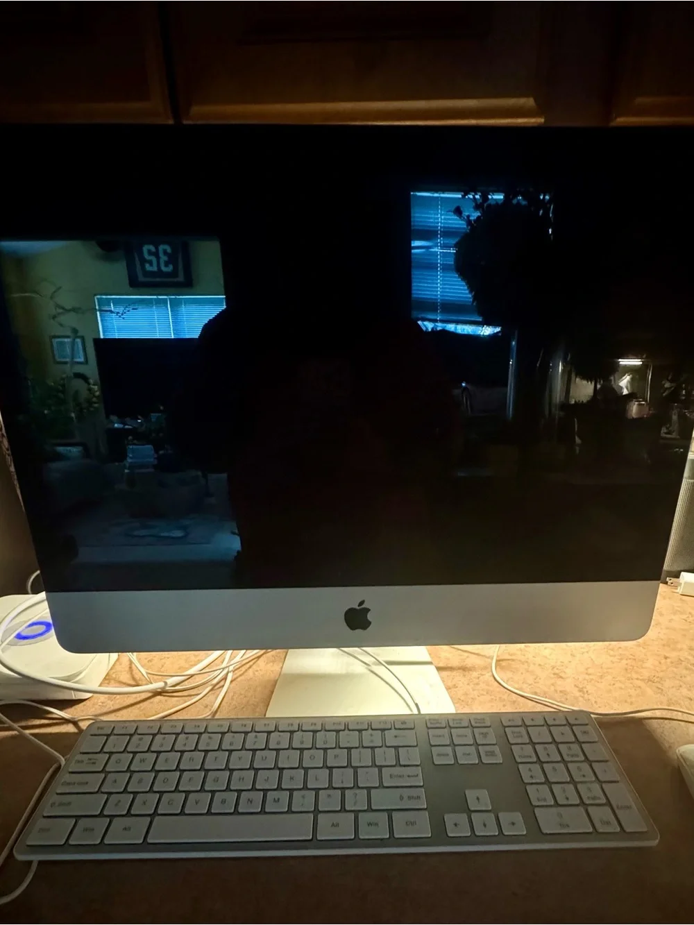 Apple iMac Desktop in Silver with White Keyboard